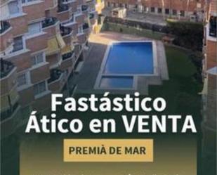 Vista exterior de Àtic en venda en Premià de Mar amb Calefacció, Jardí privat i Terrassa