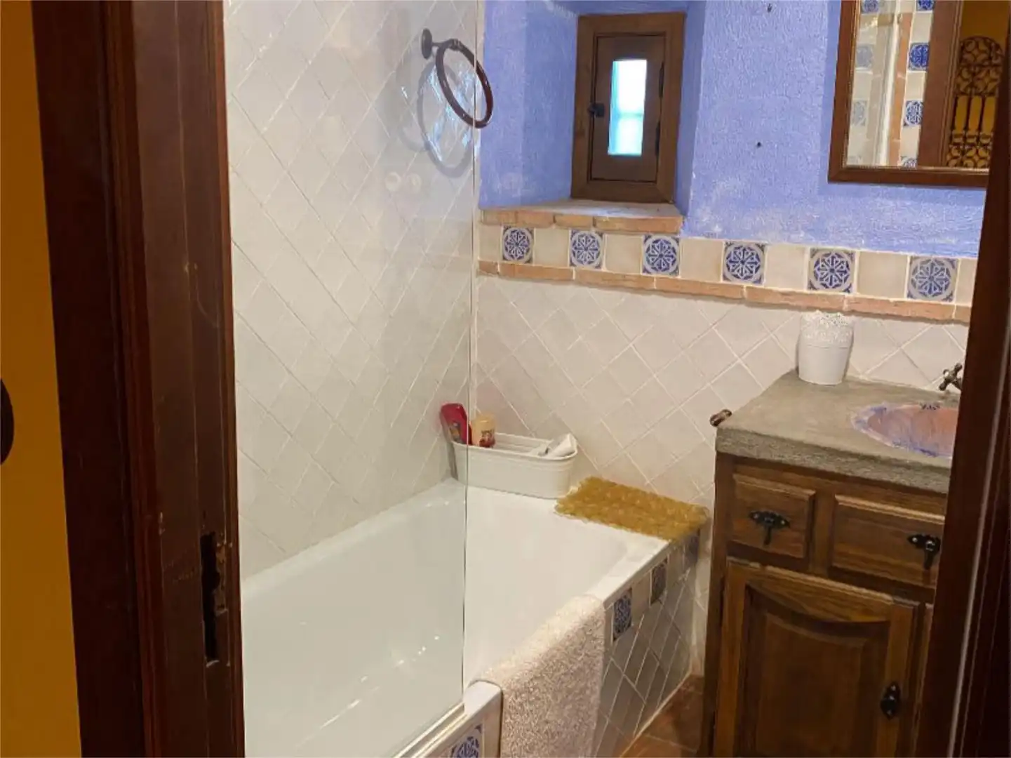 Detached homes for sale in Calle Mesones, 19, Fuente Obejuna Bathroom of Detached homes for sale in Fuente Obejuna with Air Conditioner, Private garden and Terrace