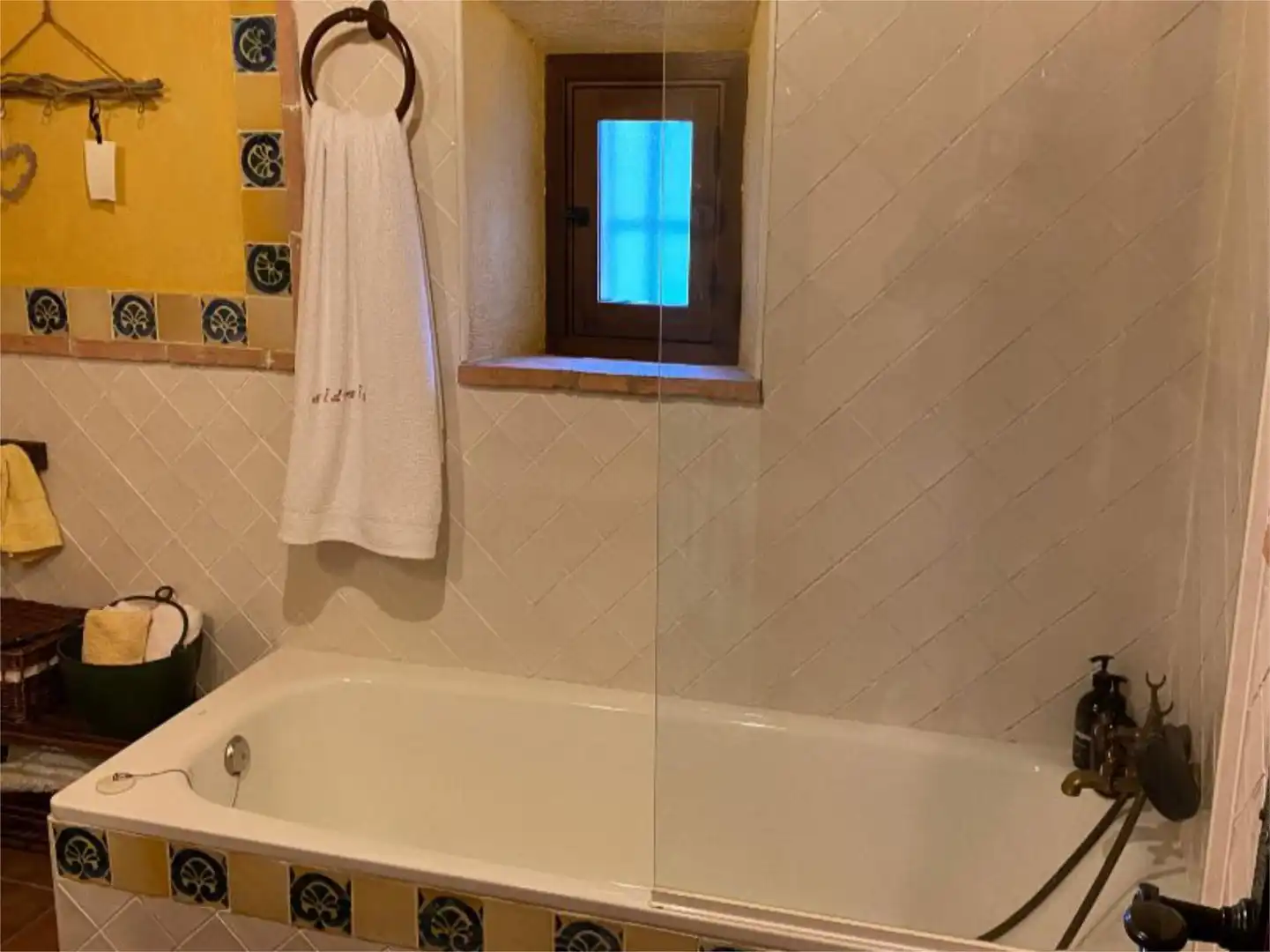 Detached homes for sale in Calle Mesones, 19, Fuente Obejuna Bathroom of Detached homes for sale in Fuente Obejuna with Air Conditioner, Private garden and Terrace