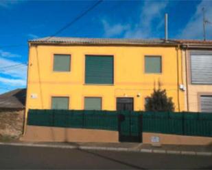 Exterior view of House or chalet for sale in Val de San Lorenzo