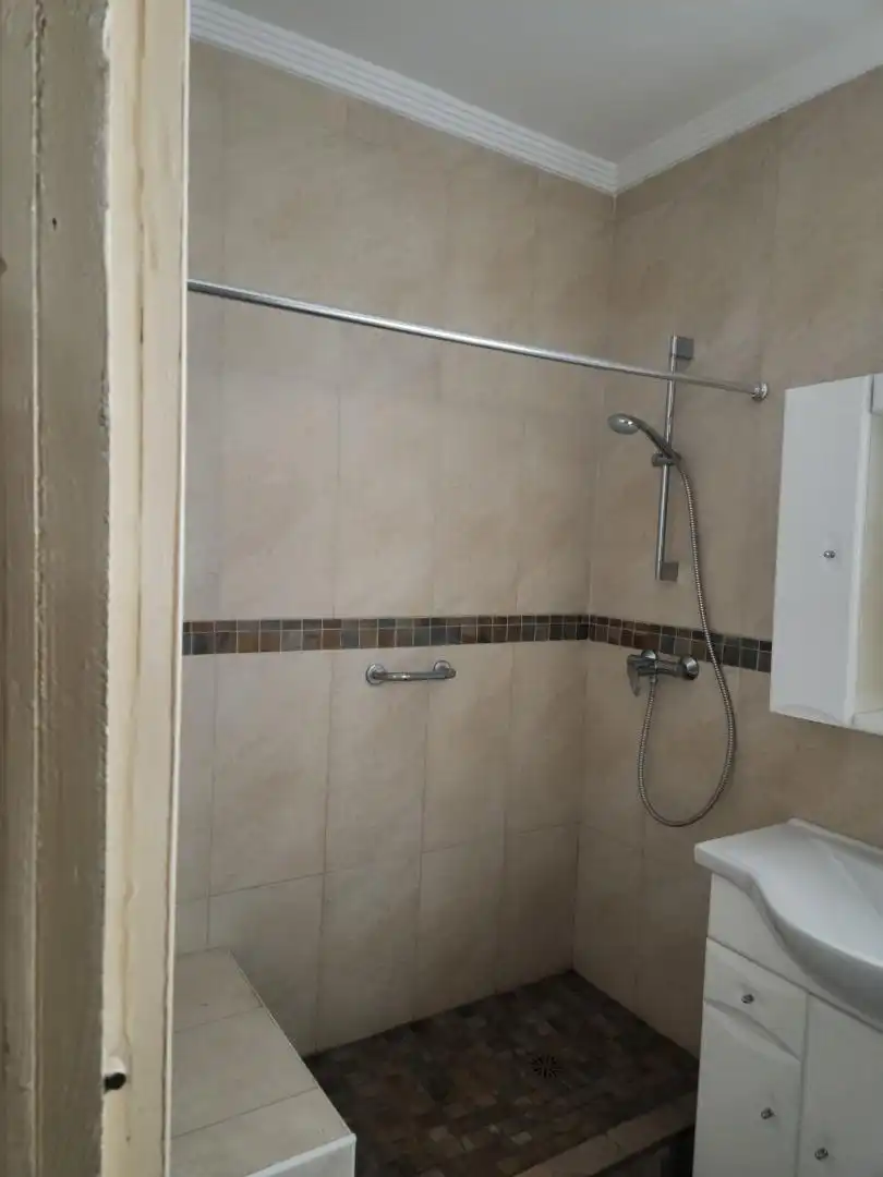 Casa adosada en venta en Calle Pepe Osorio, 29, San Pedro de Alcántara pueblo Baño de Casa adosada en venta en Marbella
