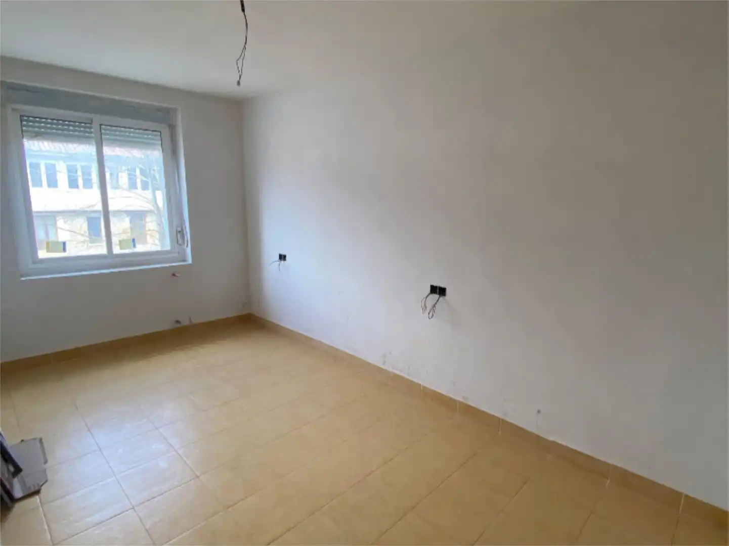 Casa adosada en venda a Poblado Bustillo de Villarcayo, 23, Medina de Pomar Dormitori de Casa adosada en venda en Medina de Pomar amb Terrassa i Balcó