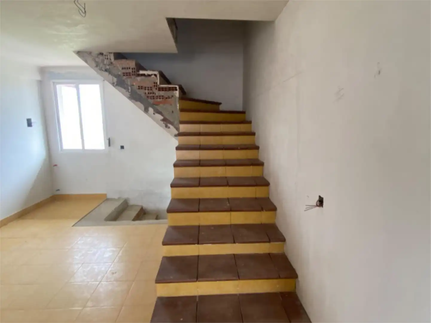 Casa adosada en venda a Poblado Bustillo de Villarcayo, 23, Medina de Pomar Casa adosada en venda en Medina de Pomar amb Terrassa i Balcó