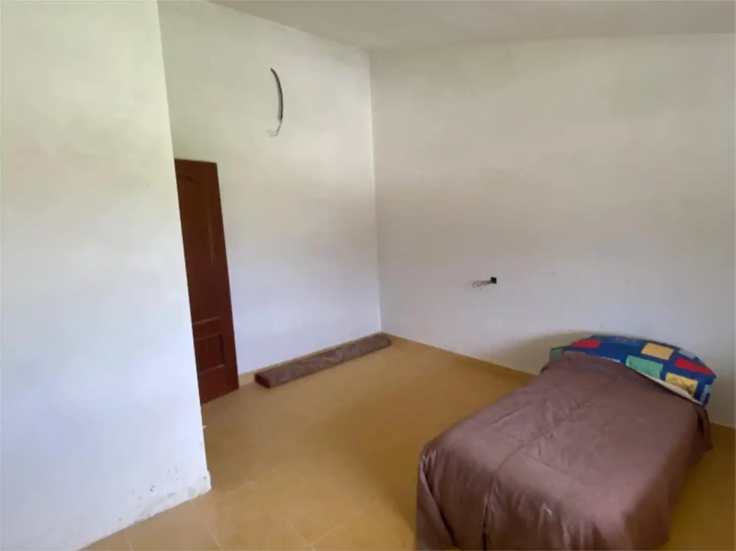 Casa adosada en venda a Poblado Bustillo de Villarcayo, 23, Medina de Pomar Dormitori de Casa adosada en venda en Medina de Pomar amb Terrassa i Balcó