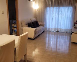 Living room of Flat for sale in Santa Coloma de Gramenet  with Air Conditioner, Heating and Terrace