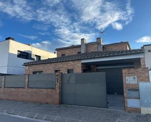 Vista exterior de Casa o xalet en venda en Vilablareix amb Terrassa i Balcó