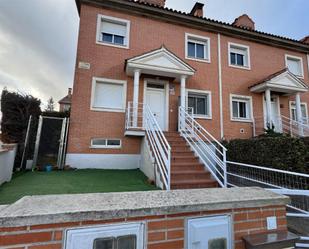 Vista exterior de Casa o xalet en venda en Doñinos de Salamanca amb Terrassa i Balcó