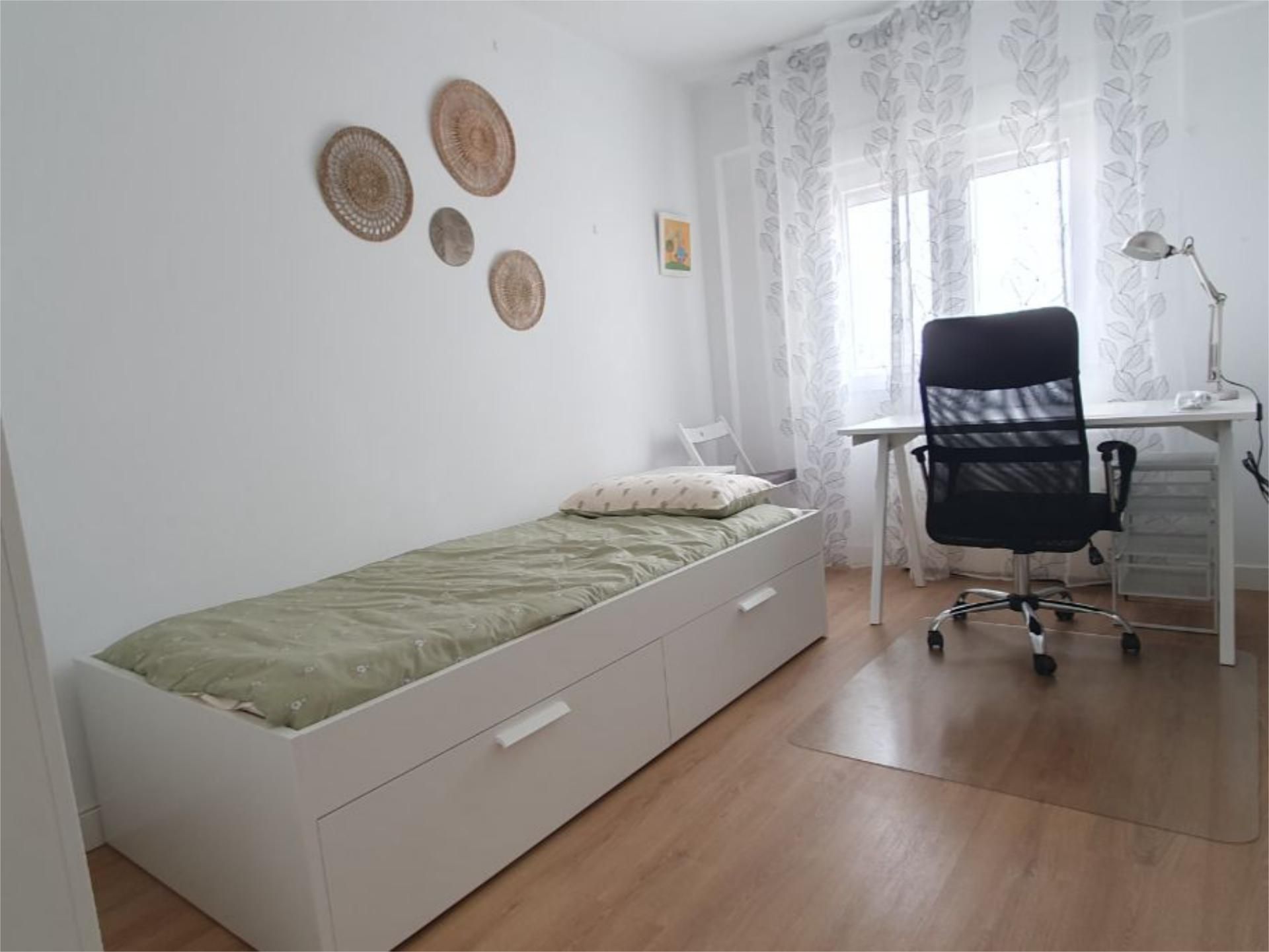 Flat to share in Calle de Demetrio Galán Bergua, 24, La Bozada – Parque Delicias