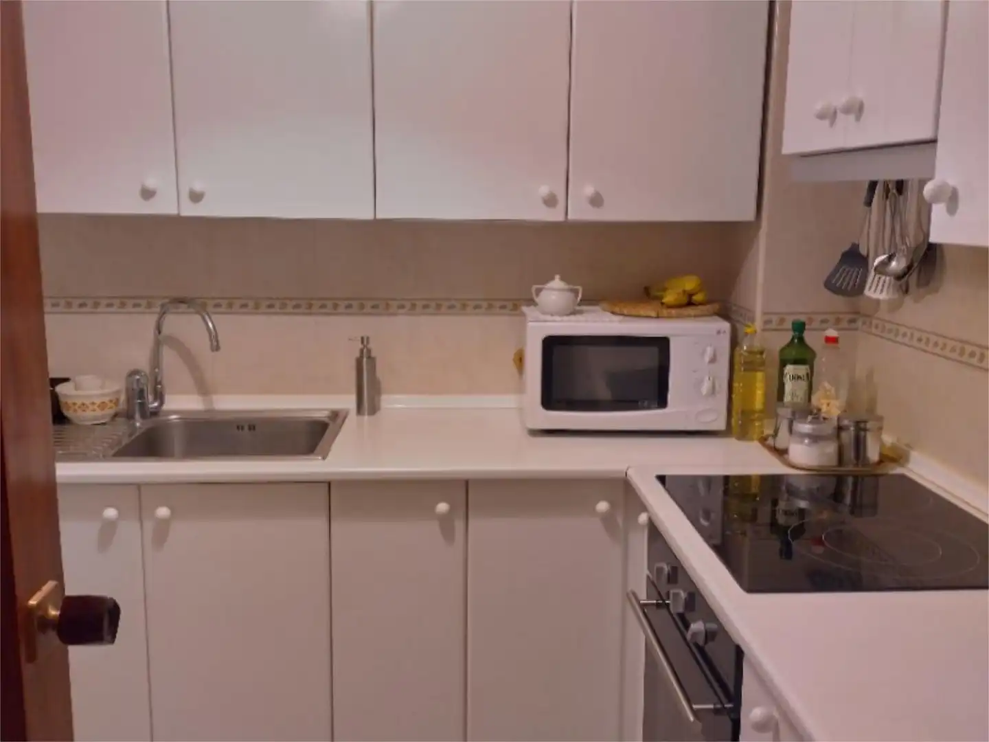Kitchen of Flat for share in Alicante / Alacant