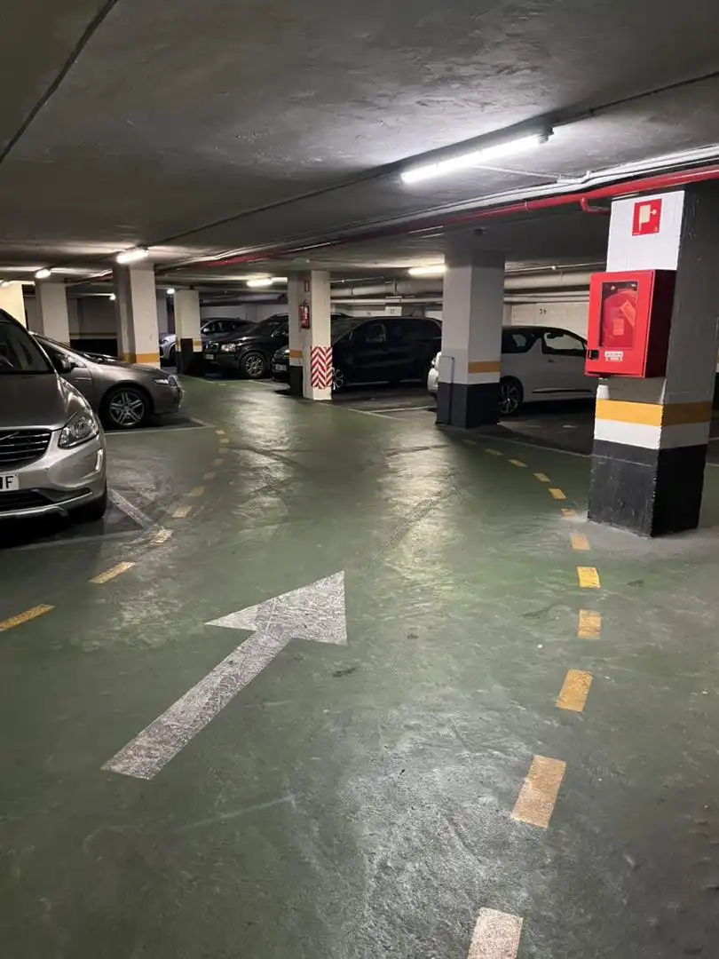 Garaje de alquiler en Ibáñez de Bilbao Kalea, 26, Ensanche - Moyua - Diputación Parking de Garaje de alquiler en Bilbao