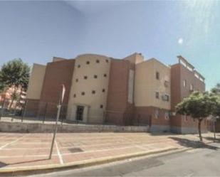 Vista exterior de Pis en venda en Dos Hermanas amb Aire condicionat i Terrassa