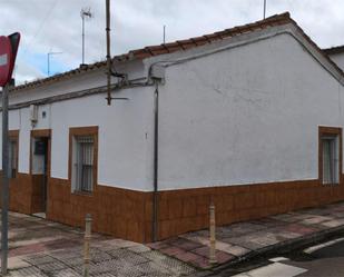 Exterior view of Single-family semi-detached for sale in Cáceres Capital