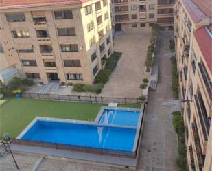 Piscina de Pis de lloguer en Salamanca Capital amb Calefacció, Jardí privat i Terrassa