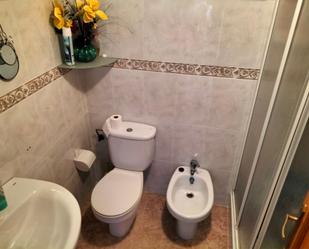 Bathroom of Flat to rent in Torrevieja  with Terrace, Storage room and Oven