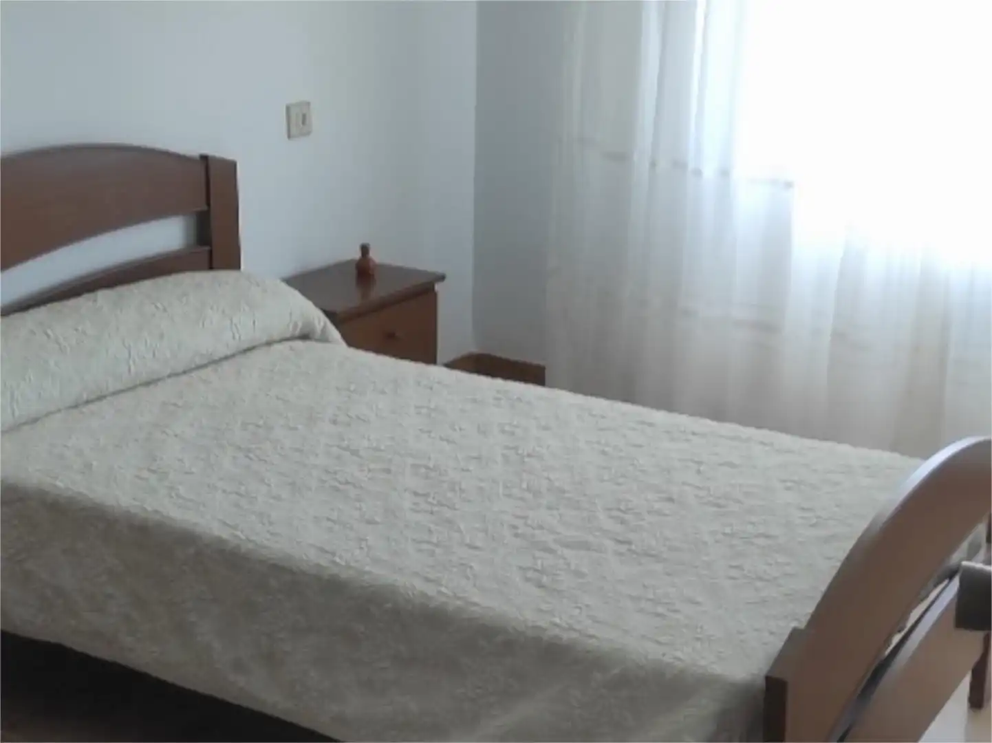 Dormitori de Casa o xalet en venda en Garciaz amb Calefacció, Traster i Moblat