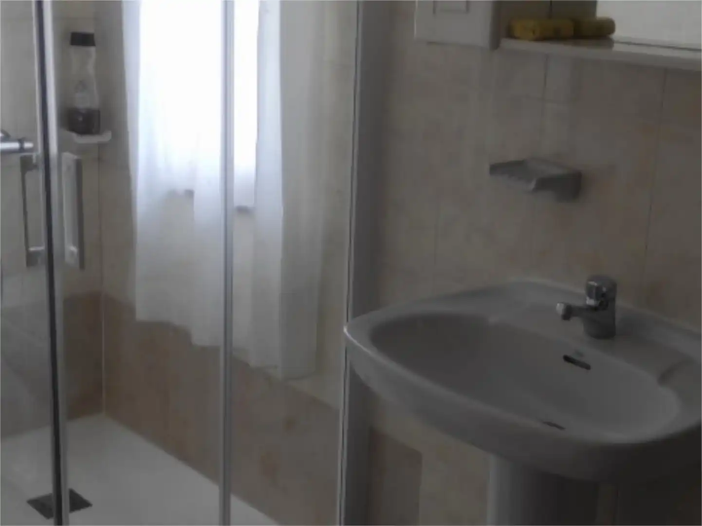 Bany de Casa o xalet en venda en Garciaz amb Calefacció, Traster i Moblat