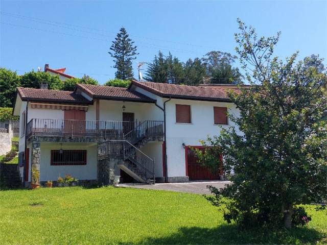 Casa adosada en Venta en Lugar Rodiles, 69 en Selorio - Tornón