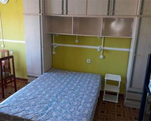 Dormitori de Apartament de lloguer en Almonte amb Piscina