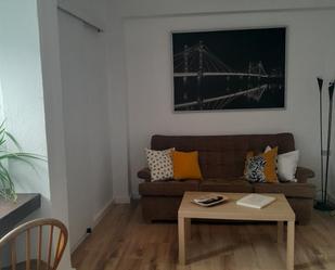 Living room of Flat to rent in Lucena  with Parquet flooring, Furnished and Oven