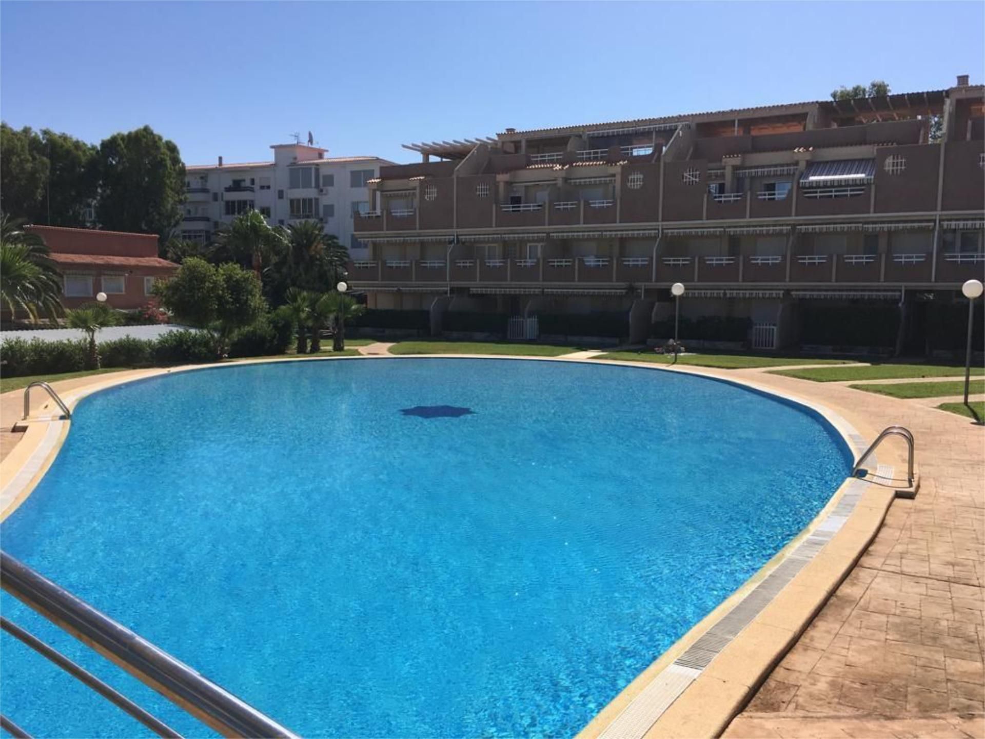 Piscina de Apartament en venda en Dénia amb Aire condicionat, Terrassa i Piscina