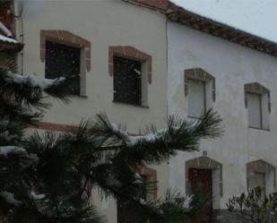 Vista exterior de Casa adosada en venda en Busto de Bureba amb Calefacció, Parquet i Moblat