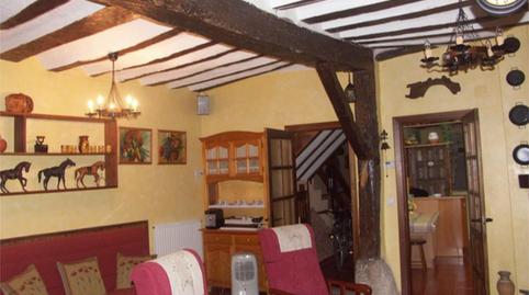 Foto 2 de Casa adosada en venda a Plaza el Rollo, 13, Busto de Bureba, Burgos