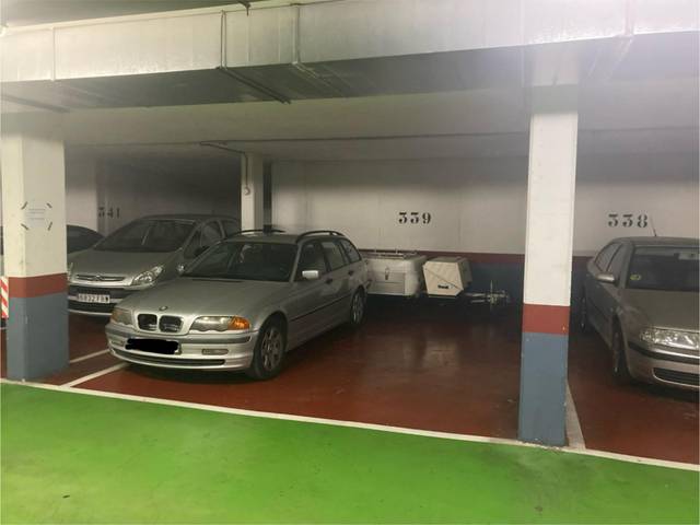 Garaje en Venta en Carrer de Monturiol, 1 en Parc d’Europa