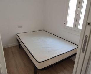 Bedroom of Flat to share in  Barcelona Capital  with Heating, Parquet flooring and Furnished