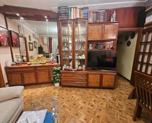 Living room of Flat for sale in  Madrid Capital  with Air Conditioner, Terrace and Balcony