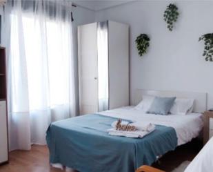 Bedroom of Flat to share in Guadalajara Capital  with Air Conditioner, Heating and Parquet flooring