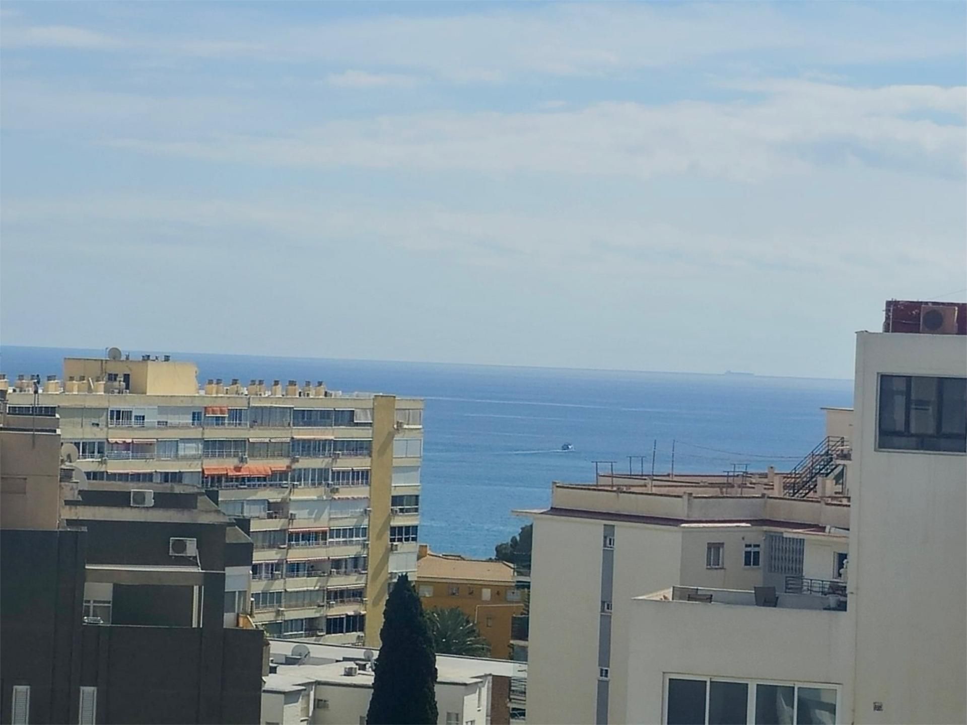 Vista exterior de Àtic en venda en Benalmádena