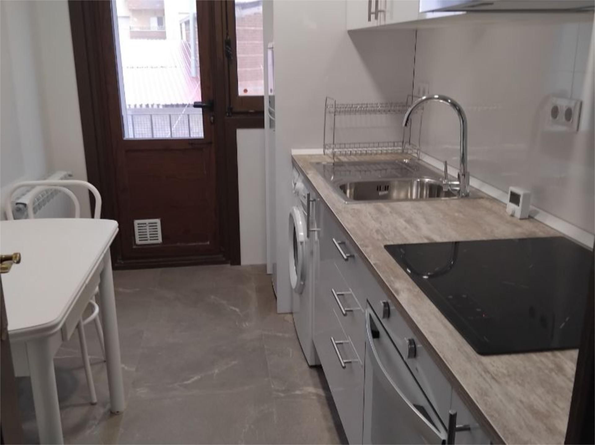 Cuina de Pis en venda en Calamocha amb Calefacció, Terrassa i Moblat