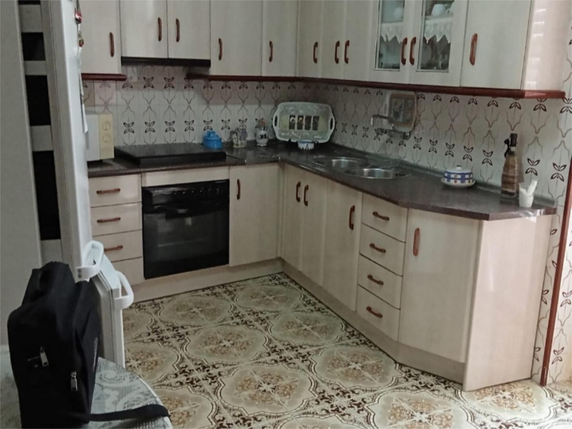 Cuina de Casa adosada en venda en Jabalquinto amb Traster