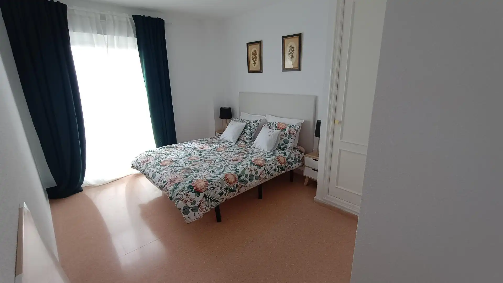 Pis de lloguer a Avinguda d'Elx, 109, Palmeral Dormitori de Pis de lloguer en Alicante / Alacant amb Jardí privat, Terrassa i Traster