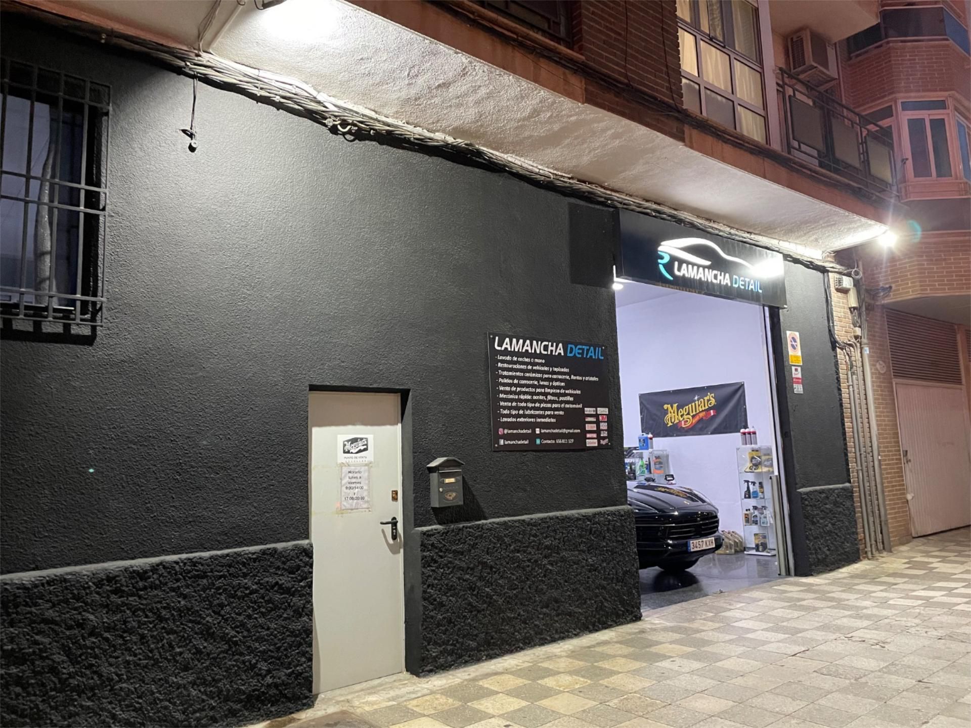 Local en traspaso en  Albacete Capital con Parquet y Amueblado