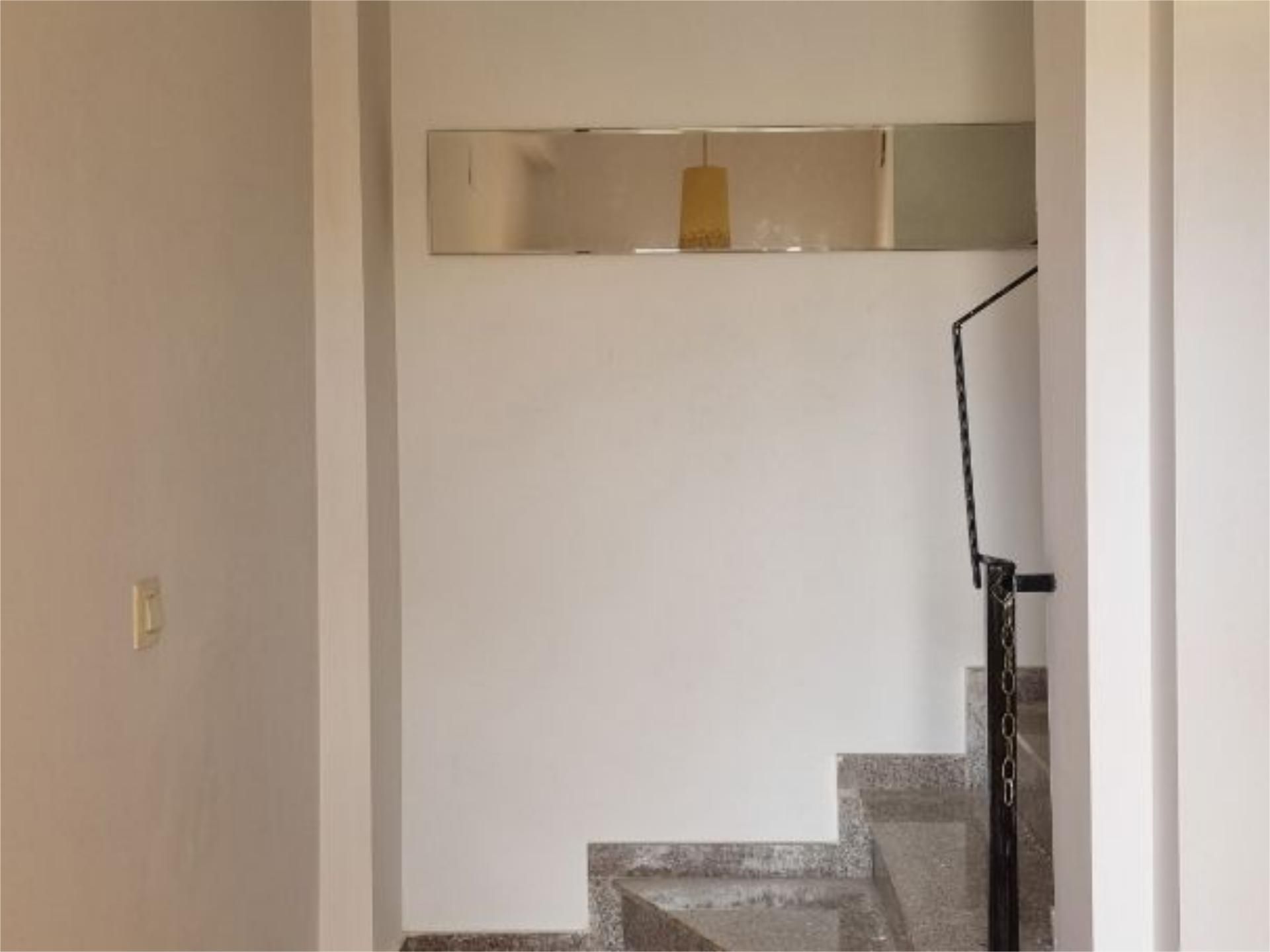 Casa adosada en venda en Casas de Juan Núñez amb Calefacció, Traster i Moblat