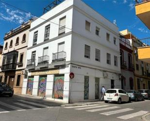 Vista exterior de Pis de lloguer en  Sevilla Capital amb Calefacció, Terrassa i Moblat