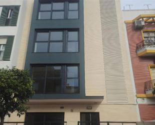 Exterior view of Flat for sale in  Sevilla Capital  with Air Conditioner and Terrace