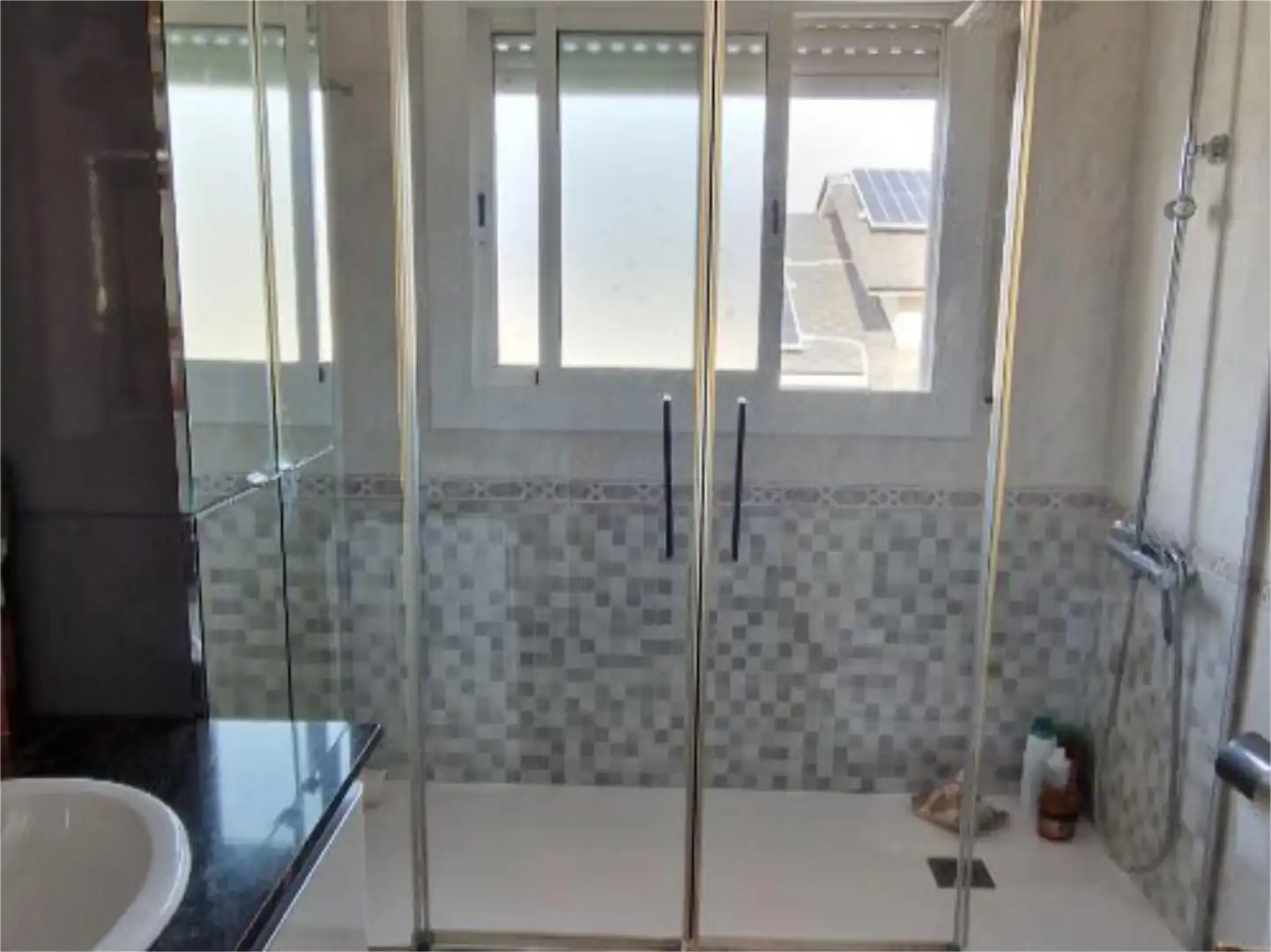 Piso en venta en Carrer Frederic Mompou, 15, Lliçà d'Amunt Baño de Piso en venta en Lliçà d'Amunt con Aire acondicionado, Calefacción y Jardín privado