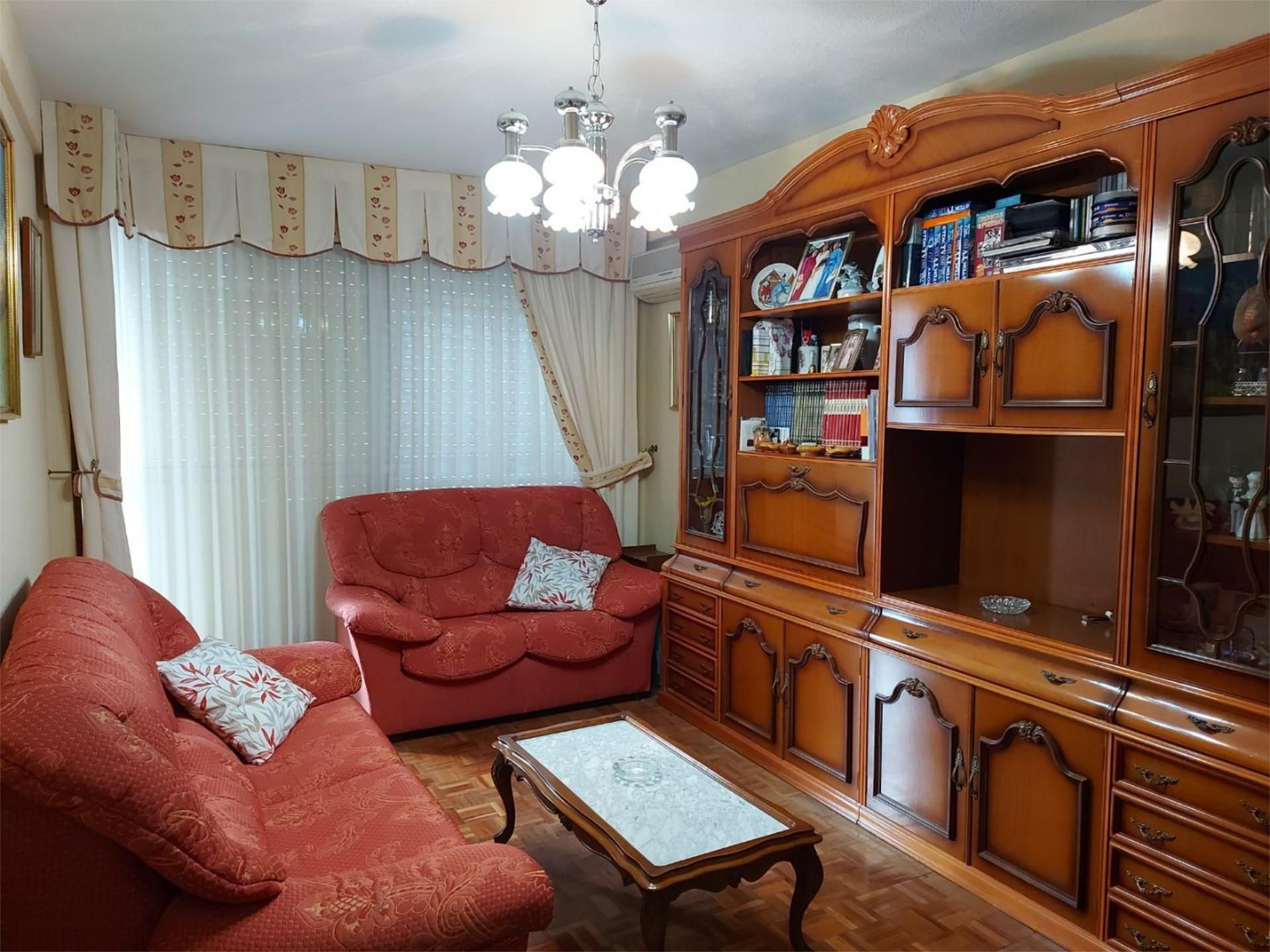 Living room of Flat for sale in  Madrid Capital  with Air Conditioner, Heating and Parquet flooring