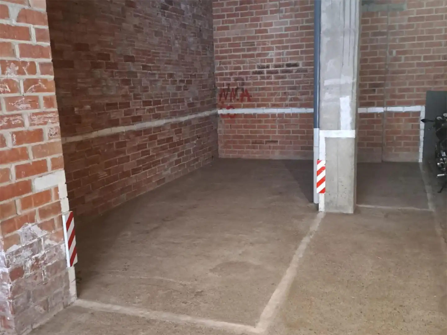 Garaje de alquiler en Avinguda Països Catalans, 2, Miralcamp Parking de Garaje de alquiler en Miralcamp