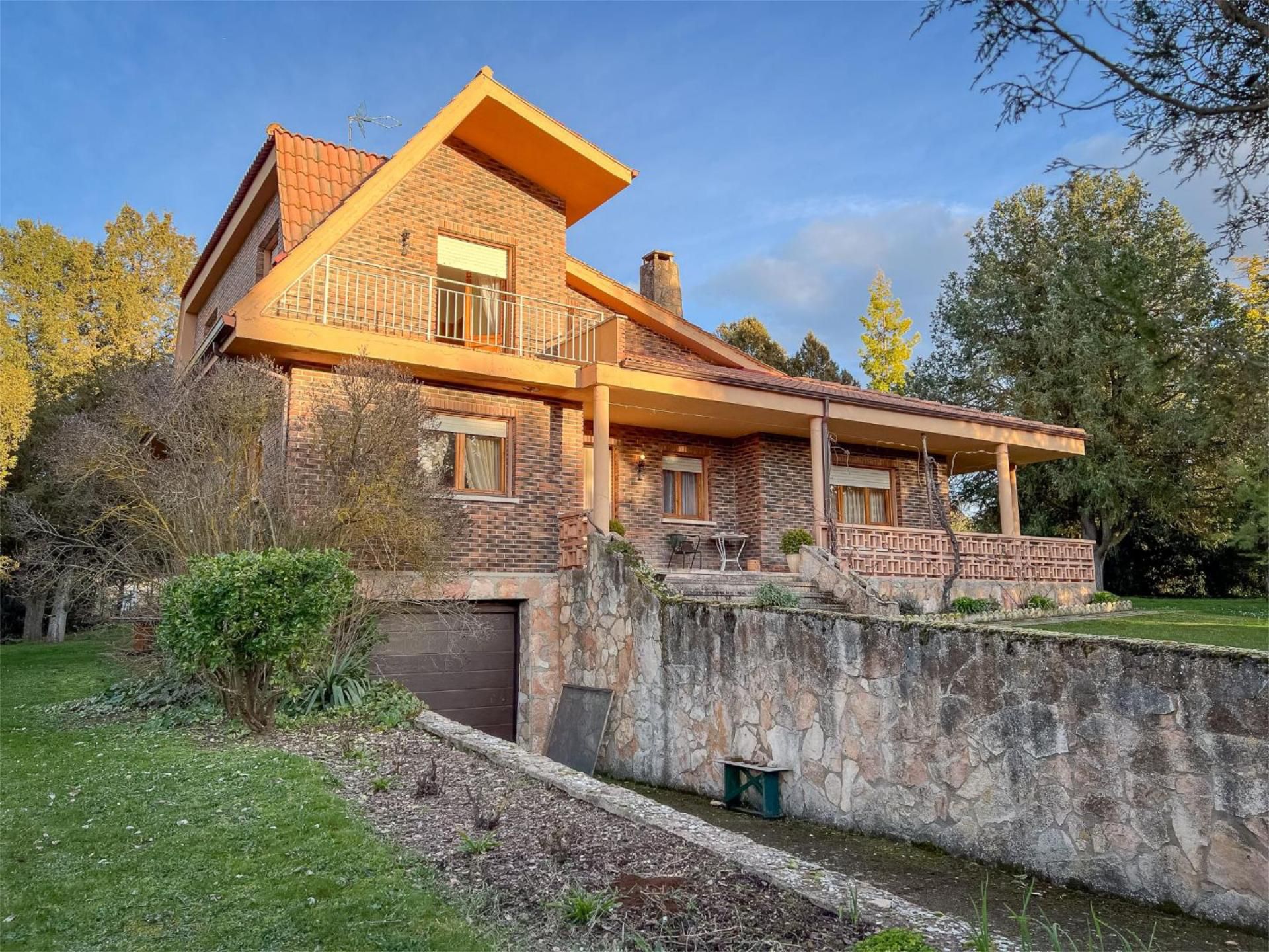 Vista exterior de Casa o xalet en venda en Aranda de Duero