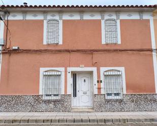 Vista exterior de Casa o xalet en venda en Minaya amb Calefacció, Jardí privat i Moblat