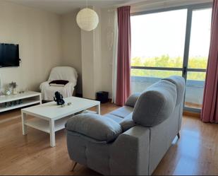 Living room of Flat to rent in  Sevilla Capital  with Air Conditioner, Terrace and Balcony