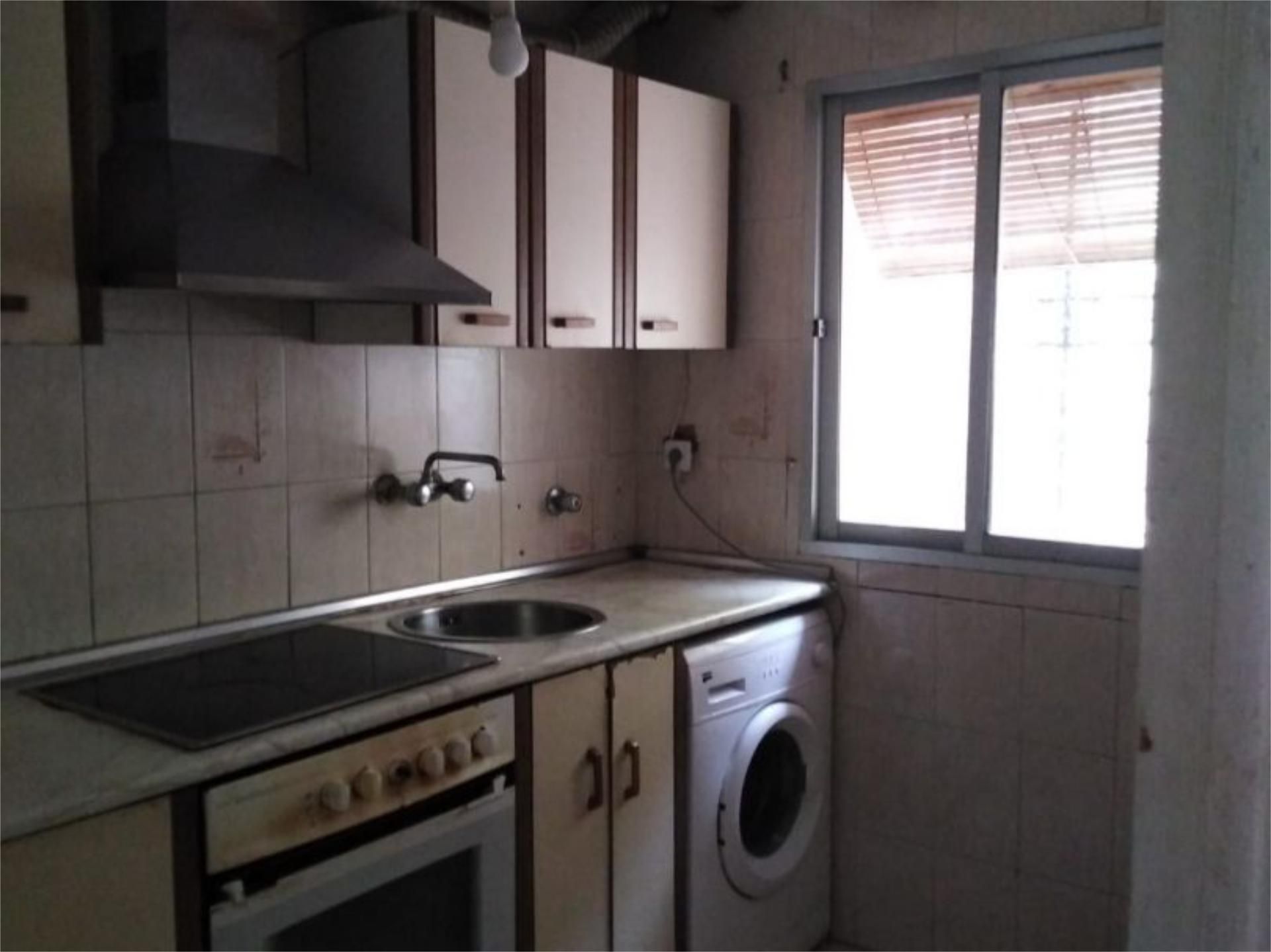 Cuina de Casa adosada en venda en Aguarón amb Terrassa i Balcó