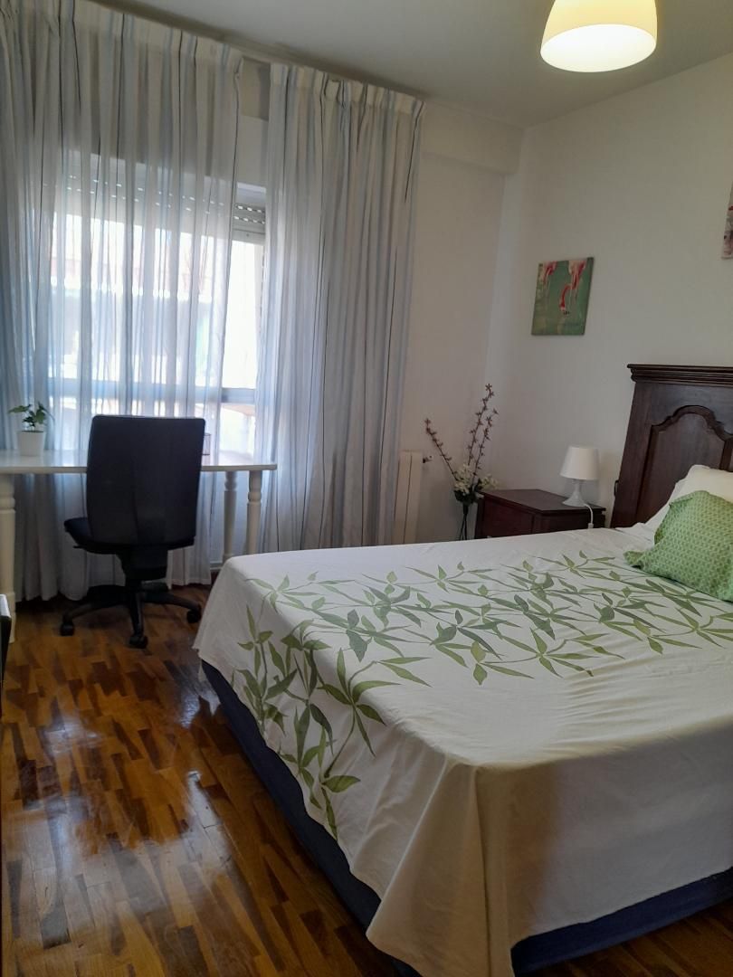 Apartament per a compartir a Calle de Santiago Apóstol, 9, Centro