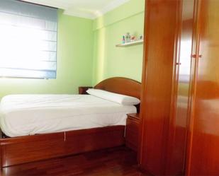 Bedroom of Flat to share in Sestao   with Parquet flooring, Terrace and Furnished