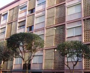 Exterior view of Flat for sale in Badalona  with Air Conditioner