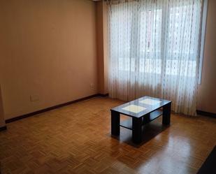 Living room of Flat to rent in Avilés  with Heating, Parquet flooring and Terrace