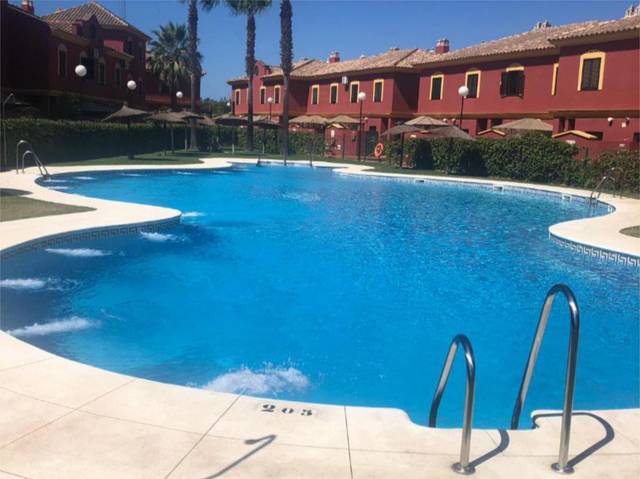 Casa adosada en Venta en Avenida del Deporte, 4 en Islantilla Golf